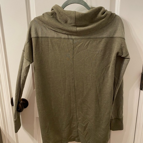Lucky Brand long sleeve top - Picture 3 of 4